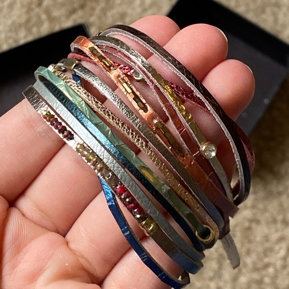 multi bangle bracelet- free if added to bundle 🤩 - Picture 3 of 11